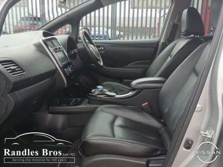 2016 Nissan Leaf - thumbnail 11