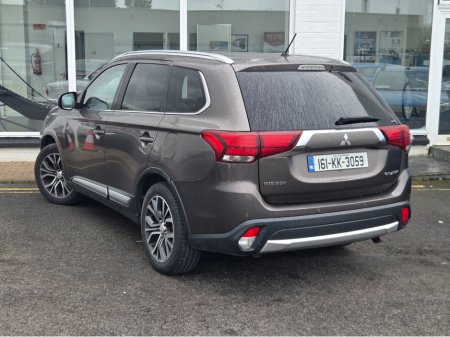 2016 Mitsubishi Outlander - view 2