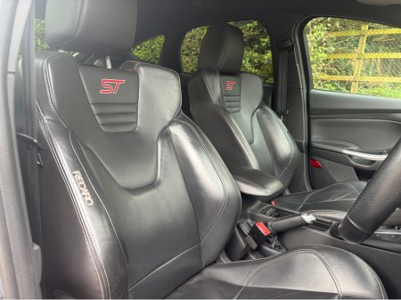 2017 Ford Focus - thumbnail 13