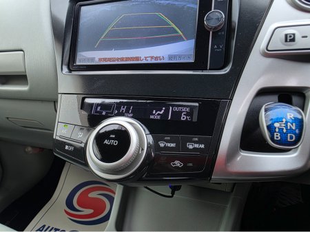 2013 Toyota Prius Alpha (7 Seater) - SELF CHARGING HYBRID -ALLOYS - REVERSE CAMERA - SIMI DEALER - LOW ROAD TAX BAND €13,450 thumbnail