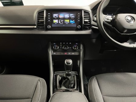 2023 Skoda Karoq Ambition 1.0TSI 110BHP - Parking Sensors - Climate Control - Cruise Control - Auto Lights/Wipers - Apple CarPlay/Android Auto €29,950 thumbnail