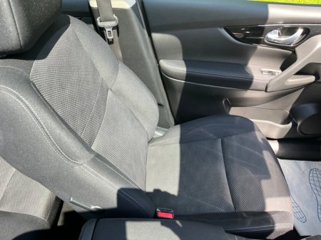2017 Nissan Qashqai 1.5 DSL SV €11,950 thumbnail