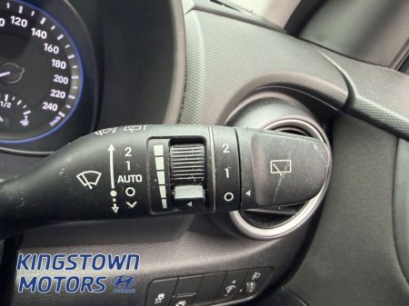 2018 Hyundai Kona Kauai Executive 5DR €14,250 thumbnail