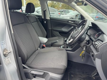 2020 Volkswagen T-Cross LIFE 1.0 TSI MANUAL 5SPEED 95BHP 5DR €18,950 thumbnail