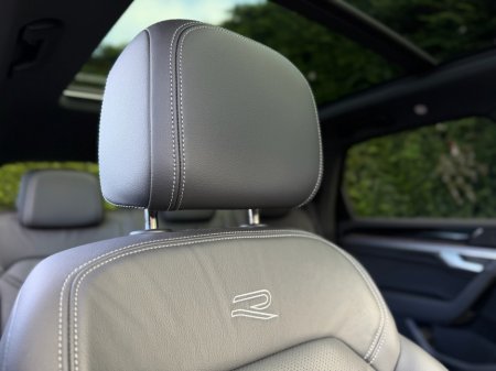 2025 Volkswagen Touareg - thumbnail 19