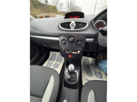 2010 Renault Clio 1.2 16V ETH ROYALE ECO €2,950 thumbnail