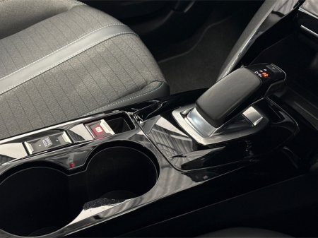 2022 Peugeot 2008 - thumbnail 16