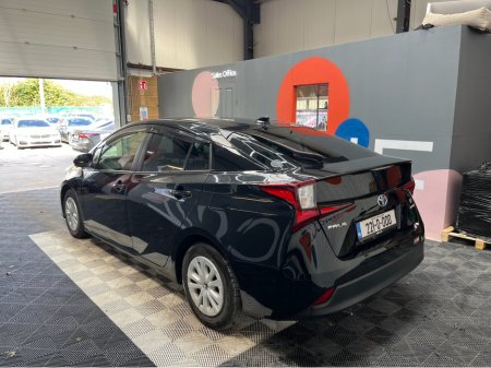 2022 Toyota Prius - thumbnail 4