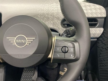 2025 MINI Convertible Cooper S €49,950 thumbnail