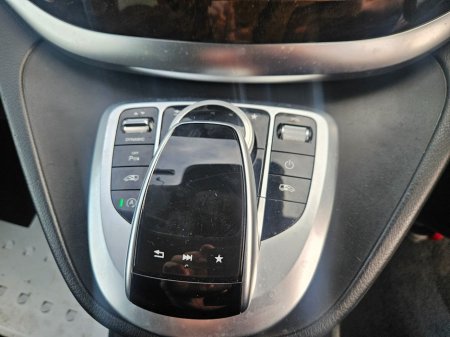 2017 Mercedes-Benz V Class - thumbnail 14