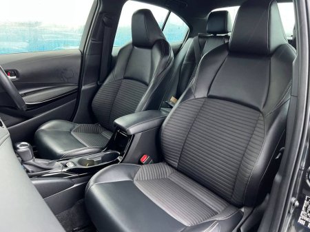 2020 Toyota Corolla WXB 1.8 HYBRID // HEADS-UP DISPLAY // 17" ALLOYS // ADAPTIVE CRUISE CONTROL €21,750 thumbnail