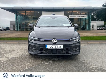 2025 Volkswagen Golf GTE 1.5TSI PHEV 177HP DSG €49,975 thumbnail