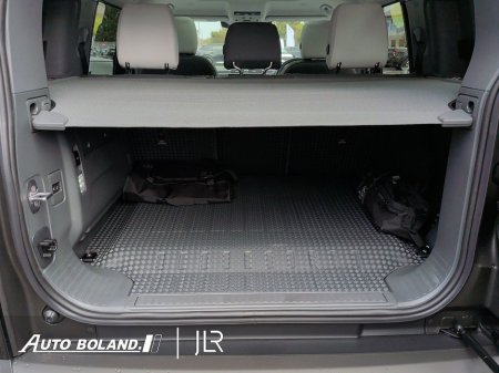 2026 Land Rover Defender - thumbnail 13
