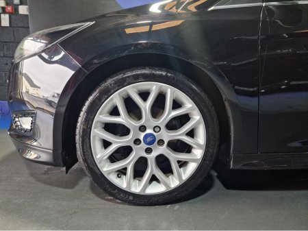 2015 Ford Focus - thumbnail 2