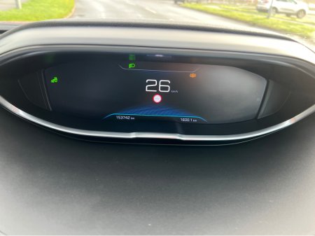 2019 Peugeot 3008 ALLURE 1.5 BLUE HDI 130 6 6.2 4DR €17,900 thumbnail