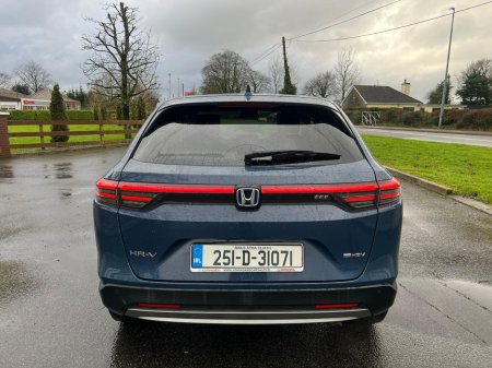 2025 Honda HR-V HR-V 1.5i-MMD e:HEV Elegance €39,950 thumbnail