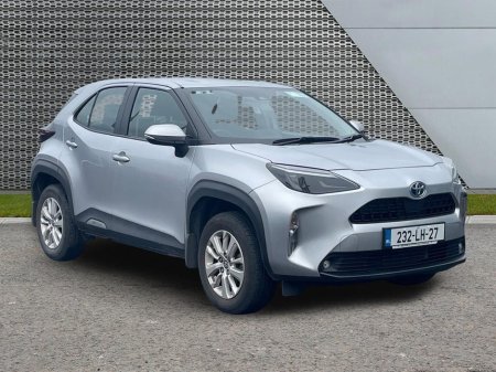 2023 Toyota Yaris Cross - thumbnail 1
