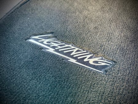 2000 Ford F150 SVT LIGHTNING AUTO thumbnail