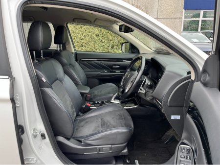 2018 Mitsubishi Outlander - thumbnail 11