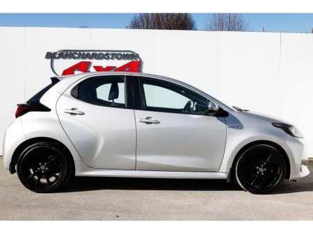 2021 Toyota Yaris - thumbnail 4