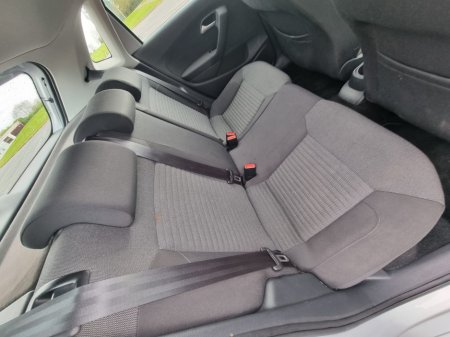 2011 Volkswagen Polo - thumbnail 19