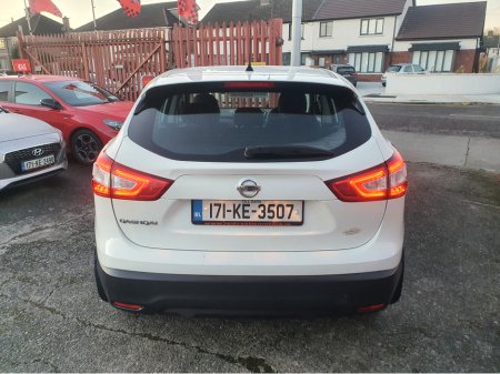 2017 Nissan Qashqai 1.2 PET XE E6 4DR (NCT 07/27) €12,950 thumbnail