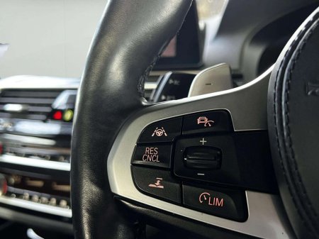 2018 BMW 5 Series - thumbnail 16