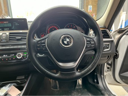 2017 BMW 3 Series - thumbnail 7