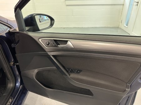 2014 Volkswagen Golf - thumbnail 21