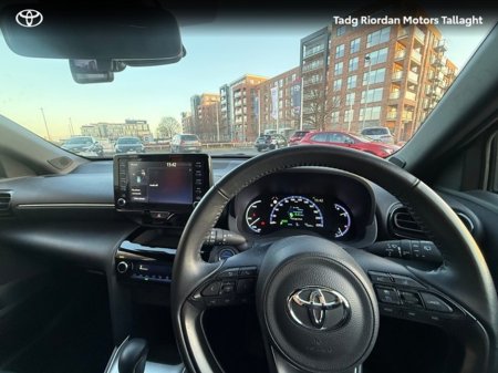 2024 Toyota Yaris Cross YARIS CROSS LUNA SPORT €30,450 thumbnail