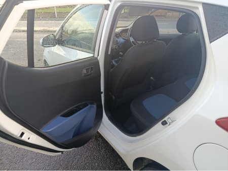 2016 Hyundai i10 1.0 SE BL/DR 5DR 66PS €6,950 thumbnail