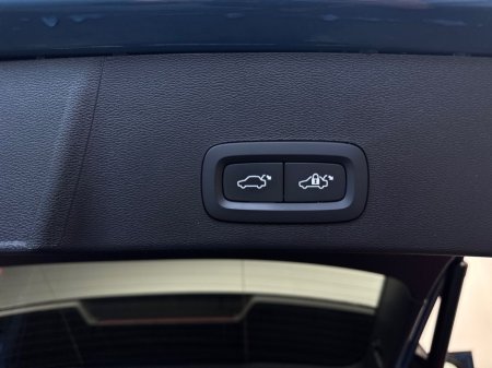 2023 Volvo XC40 - thumbnail 23