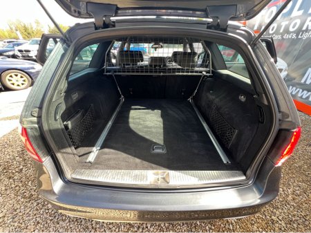 2016 Mercedes-Benz E Class - thumbnail 16