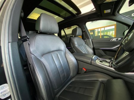 2021 BMW X5 xDrive45e M Sport €64,950 thumbnail