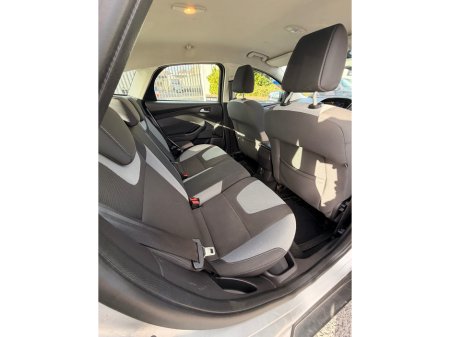 2013 Ford Focus - view 3