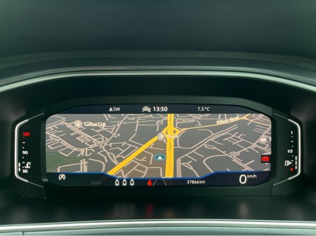 2023 Volkswagen T-Roc STYLE 1.0 PETROL //HIGH SPEC//HALF LEATHER HEATED SEATS//PANORAMIC GLASS ROOF//SAT NAV//REVERSE CAMERA// €27,950 thumbnail