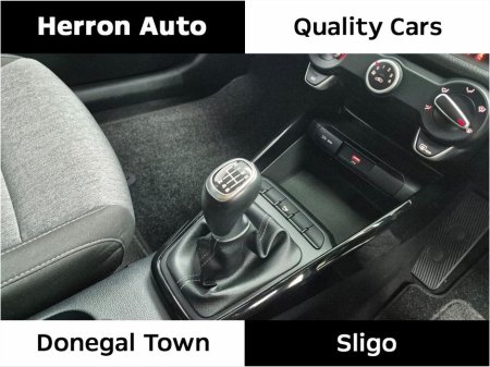 2024 Kia Stonic - thumbnail 3