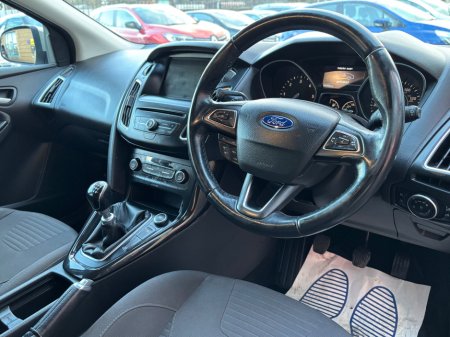 2015 Ford Focus - thumbnail 5