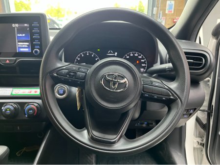 2020 Toyota Yaris - thumbnail 7