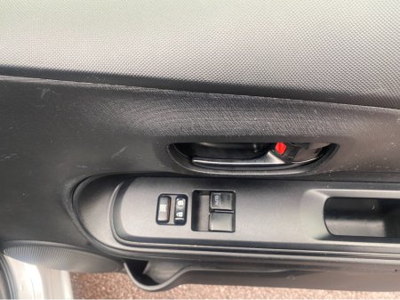 2017 Toyota Aqua 1.5 DAA-NHP10 5DR AUTO €9,950 thumbnail