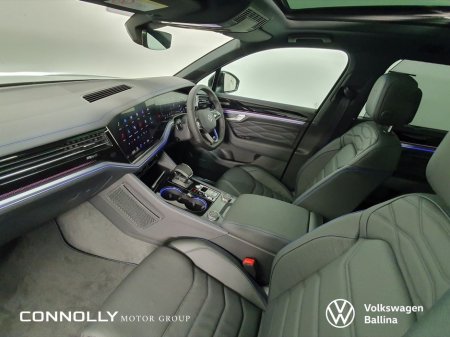 2026 Volkswagen Touareg R HYBRID 462BHP thumbnail