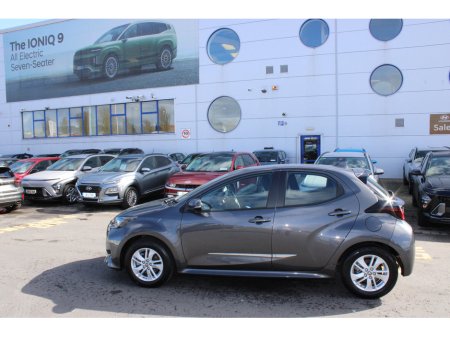 2024 Toyota Yaris - thumbnail 2