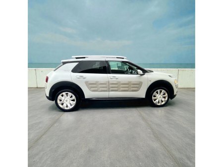 2017 Citroen C4 Cactus 1.2 PureTech 75 Touch €9,888 thumbnail