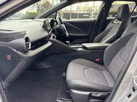 2025 Toyota C-HR - thumbnail 6