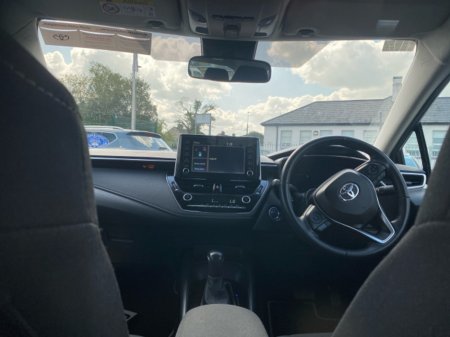 2021 Toyota Corolla HYB LUNA SALOON 4DR AUTO HYBRID €26,950 thumbnail