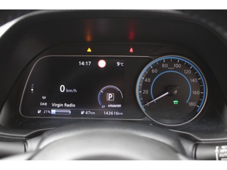 2022 Nissan Leaf - thumbnail 11