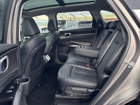 2025 Kia Sorento DSL PE 7S €62,950 thumbnail