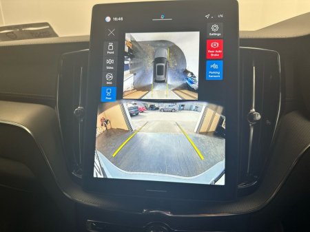 2025 Volvo XC60 - thumbnail 16