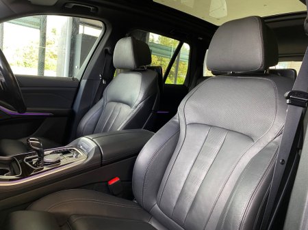 2021 BMW X5 xDrive45e M Sport €64,950 thumbnail