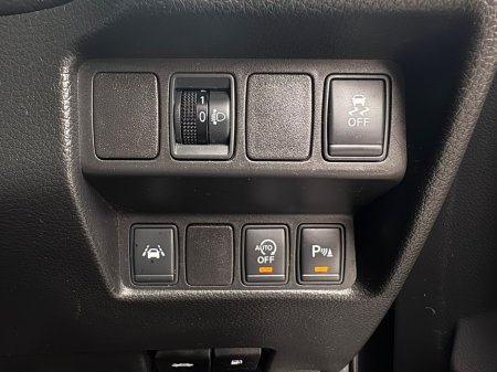 2015 Nissan Qashqai 1.2 DIG-T 115PS 5DR N-TEC+ €8,750 thumbnail